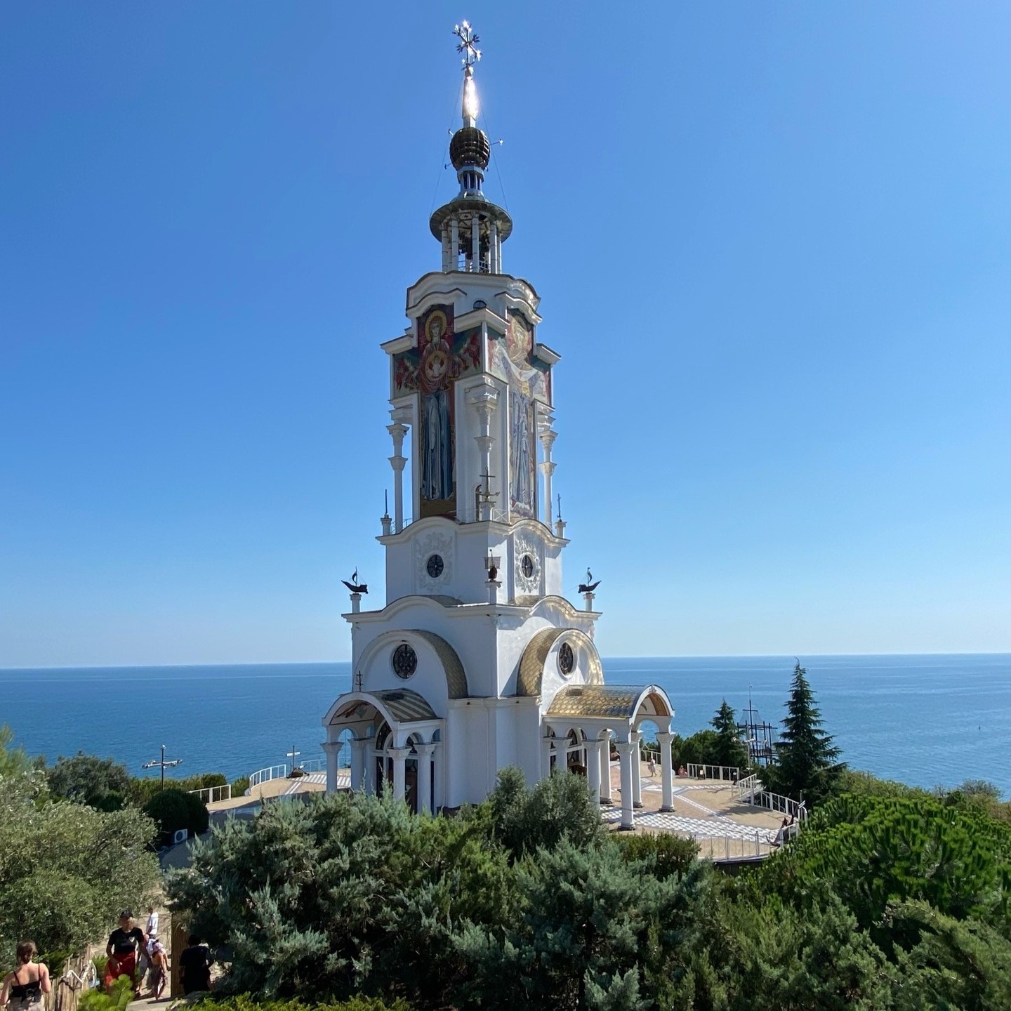 Достопримечательности Алушты – Храм-маяк в Малореченском