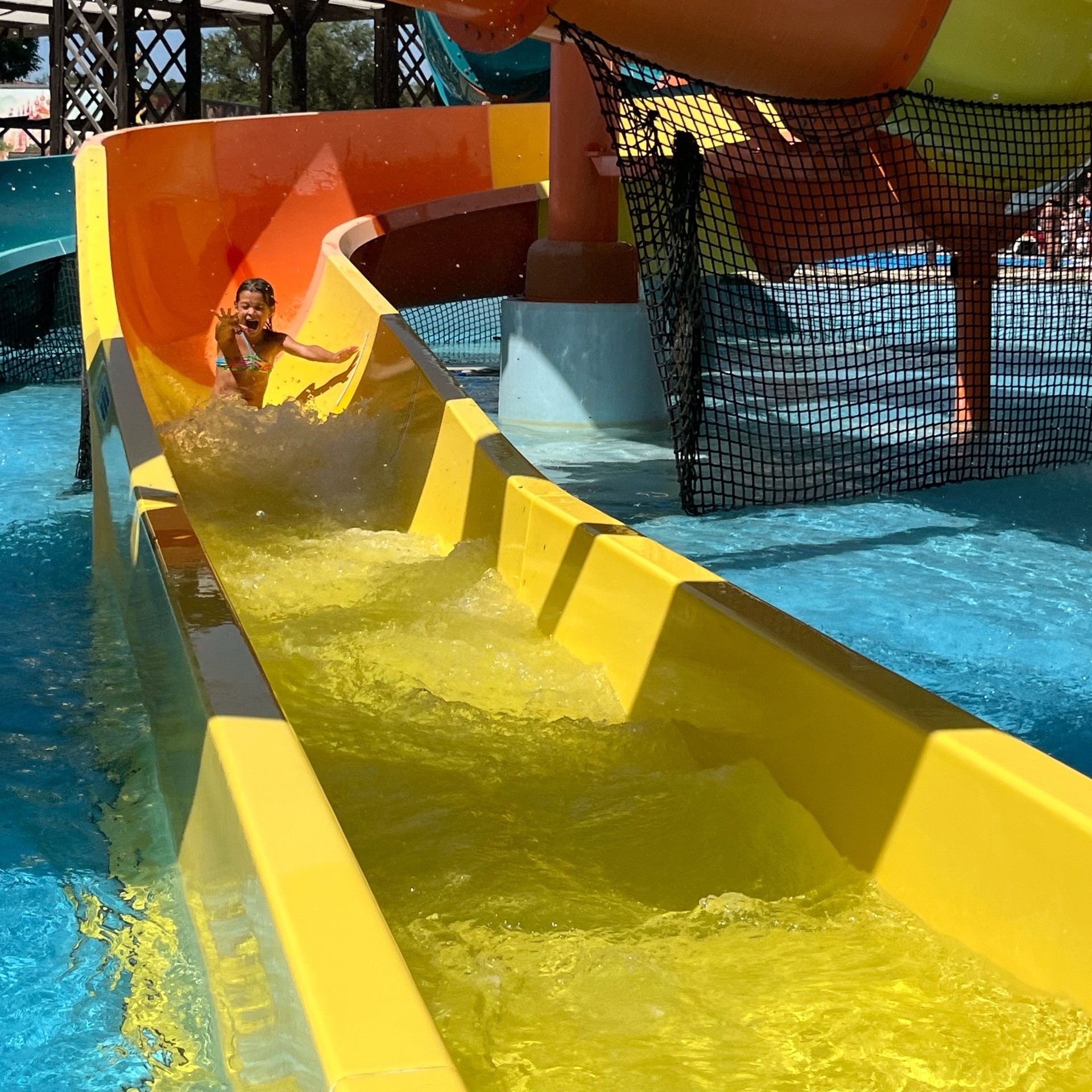 Достопримечательности Алушты - Аквапарк «Миндальная роща»